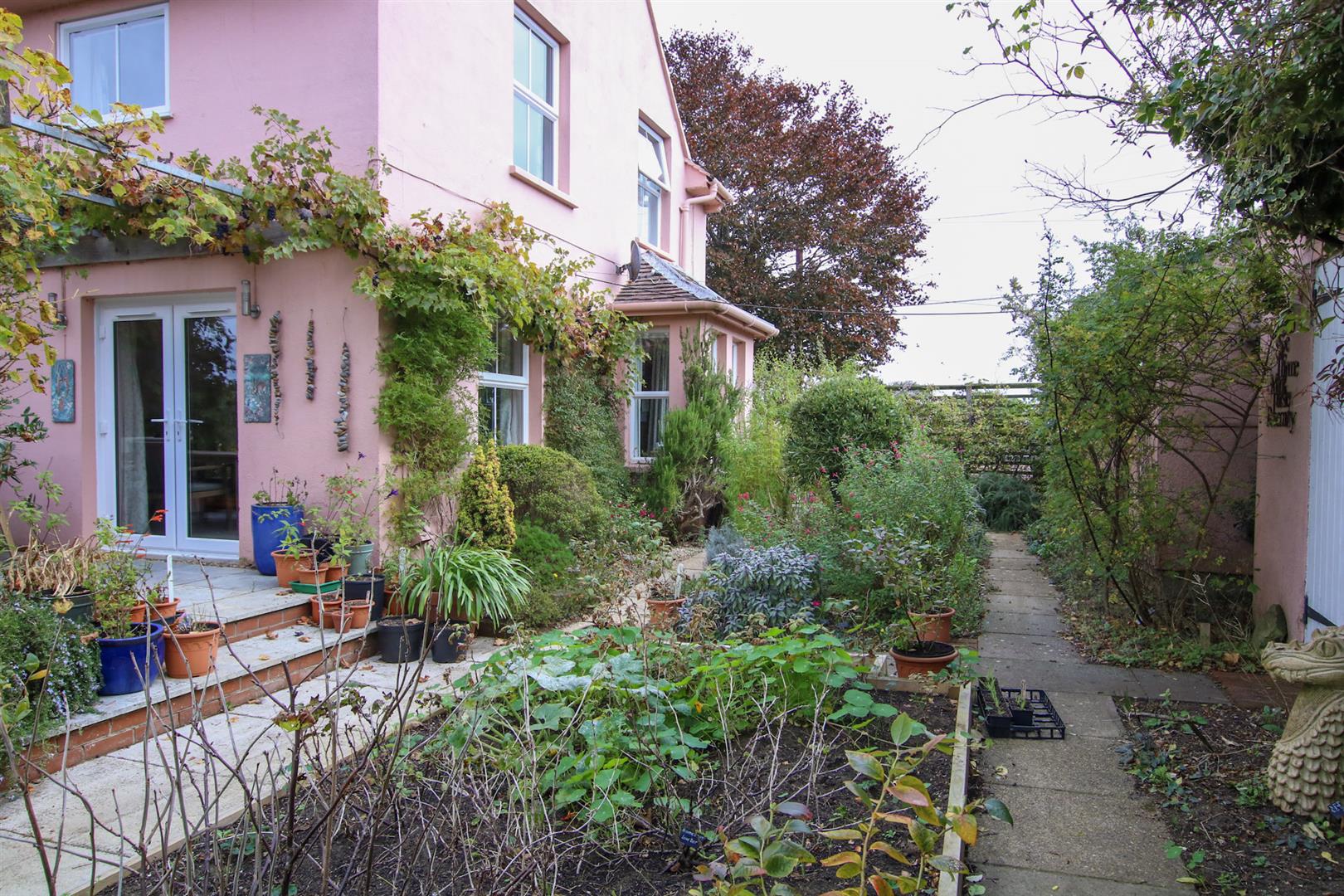 Leiston Road, Aldeburgh Gallery Image